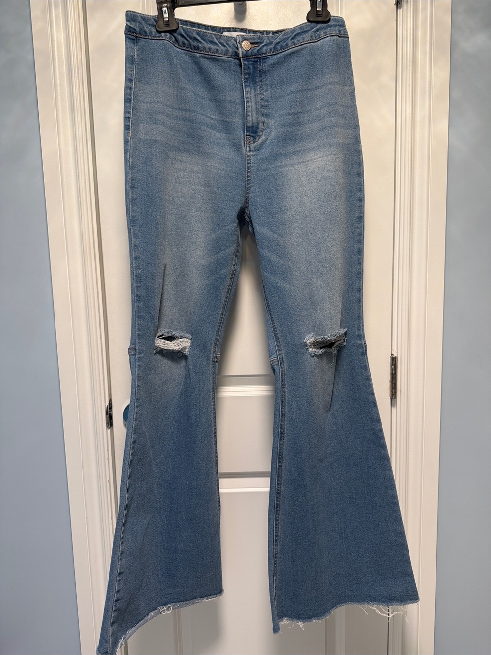 Vanilla Star High Rise Distressed Flare Jeans Light Wash Sz 13/W31 Raw Hem